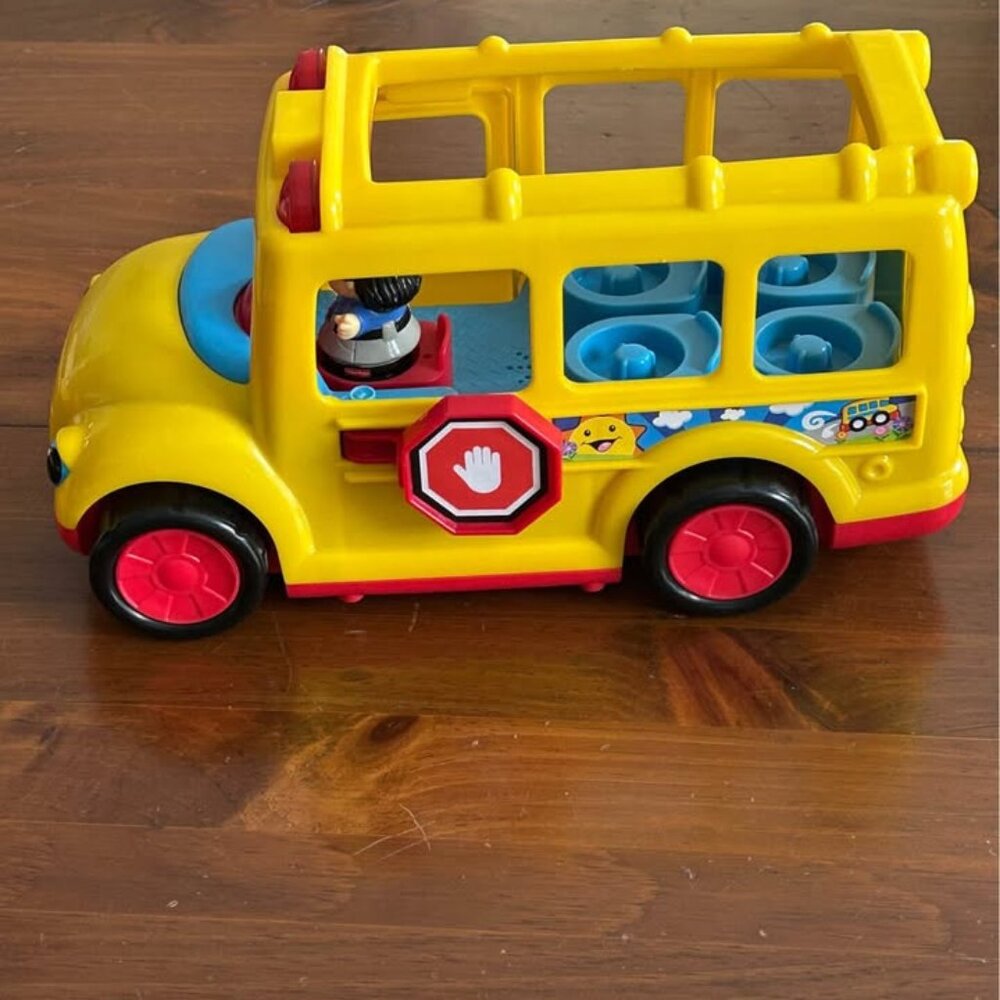 Fisher-Price 2009 Little People Stop'n Surprise School Bus with Sounds + Giggles